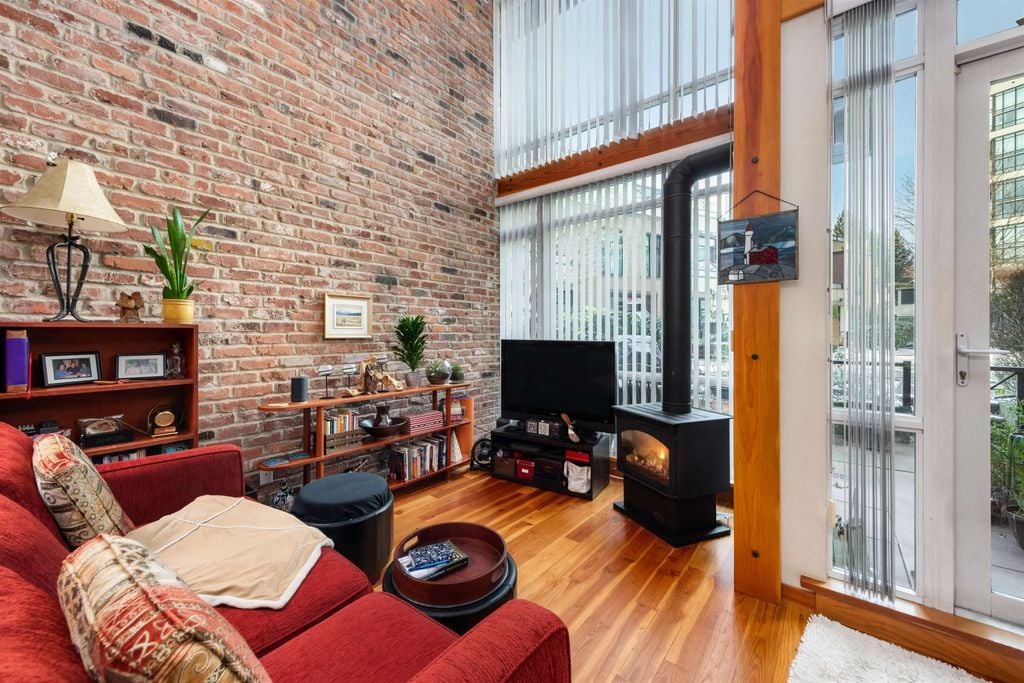 10 Renaissance Square, #104