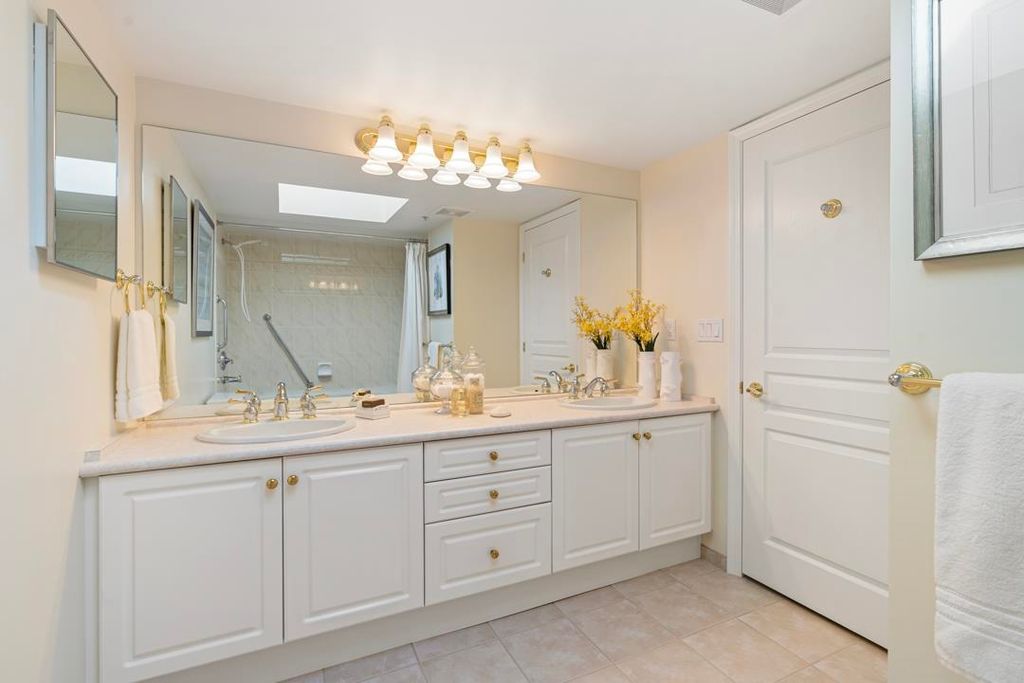 3088 Highland Blvd, #304
