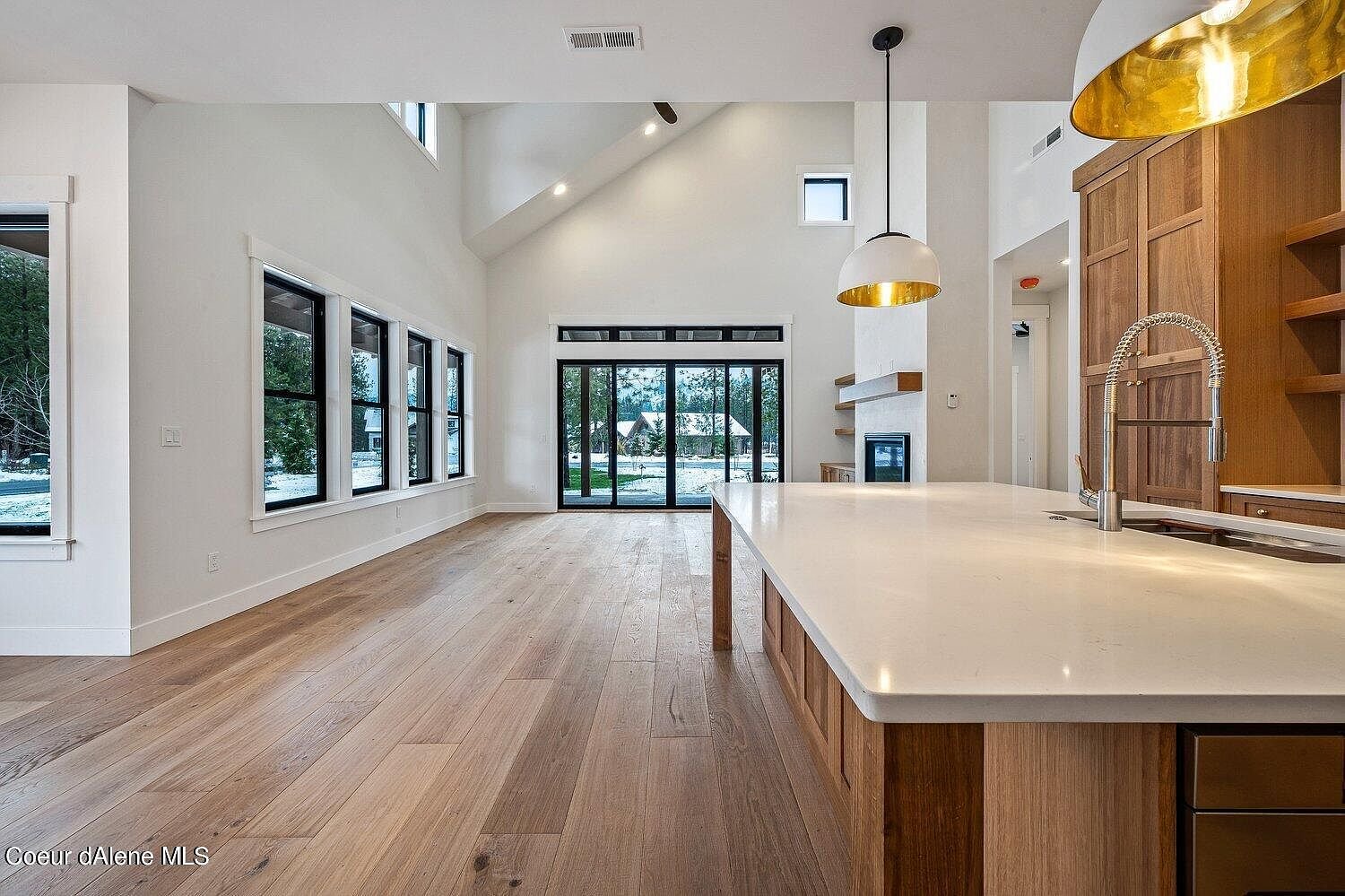 428 W Beach Ct