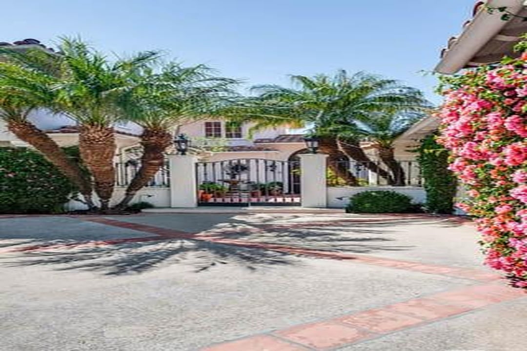 Villa Grove