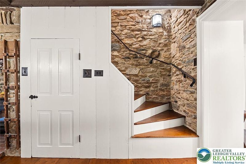 271 WETZEL ROAD