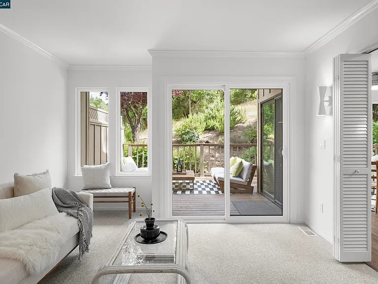 28 Curlew Way, Novato