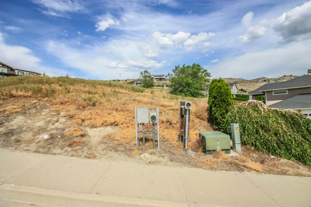 106 Crystal Dr