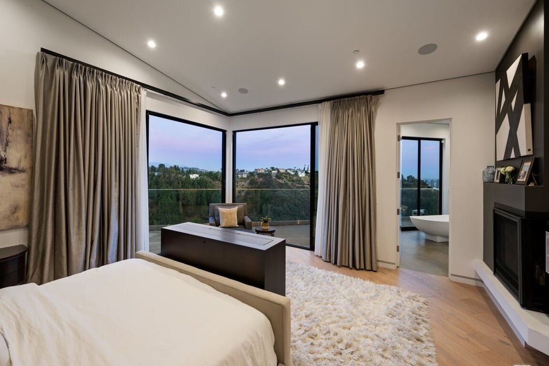 Aurelian Crest, Linda Flora Dr, 90049