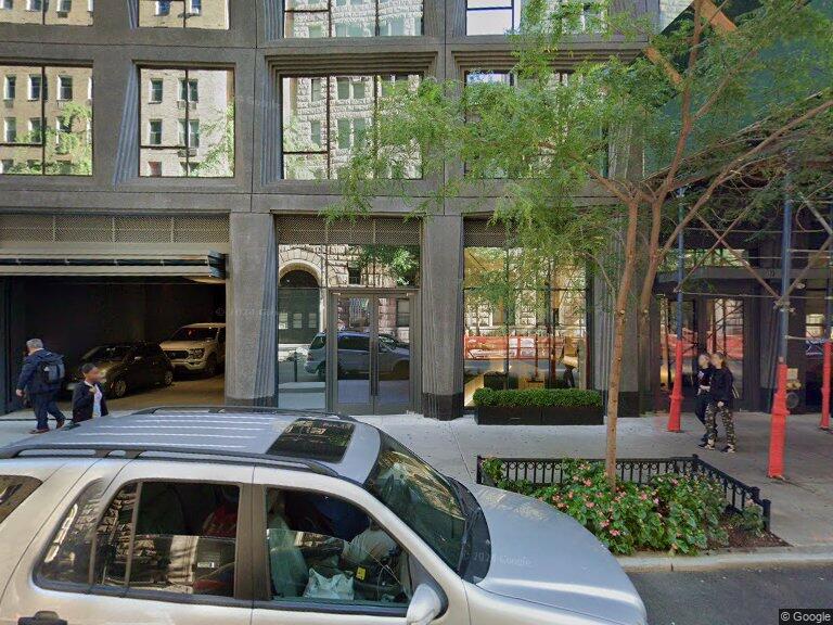 121 E 22nd St #N306