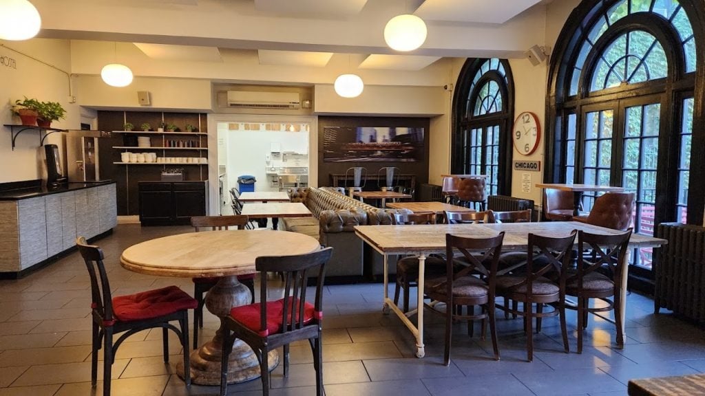 Chicago Getaway Hostel