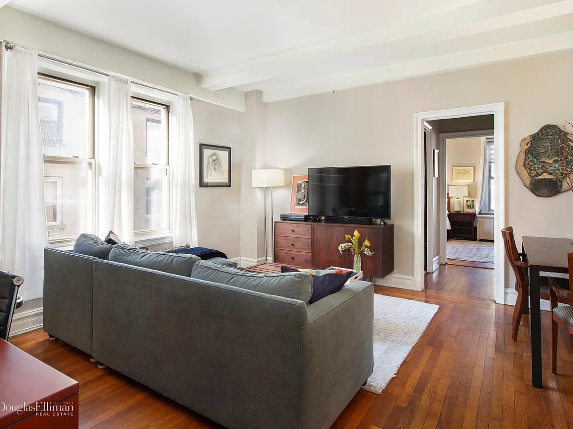 137 E 28th St APT: 4C