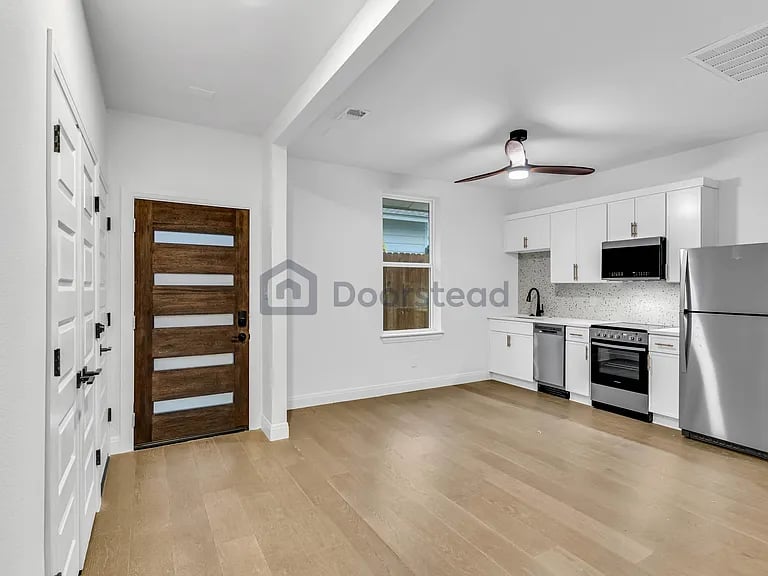 6615 Greensboro Dr #B