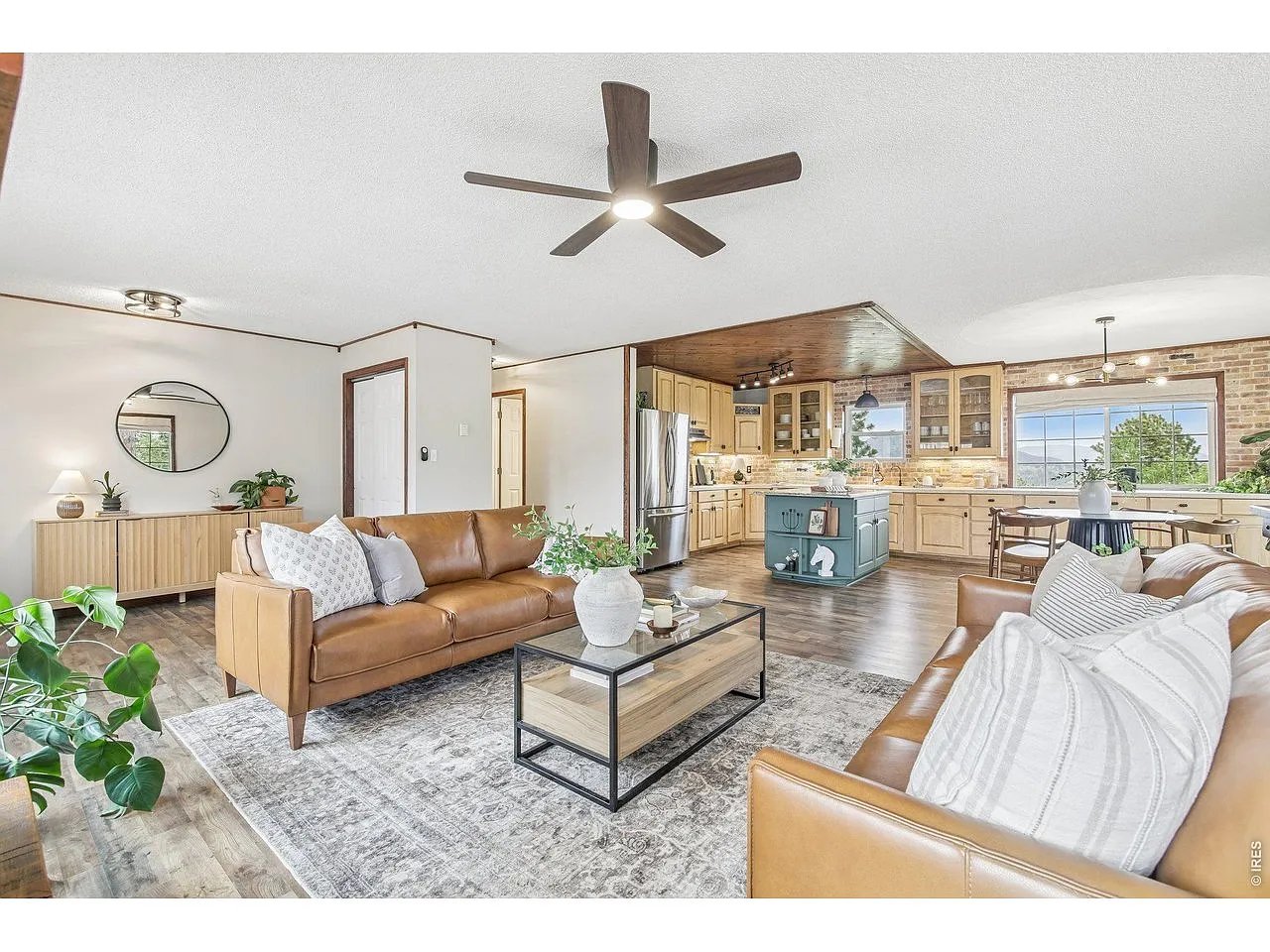 278 Overlook Drive: A Mountain Retreat with Sweeping Views and Timeless Colorado Character