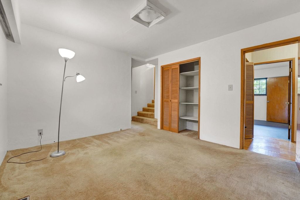 571 Glenross Rd