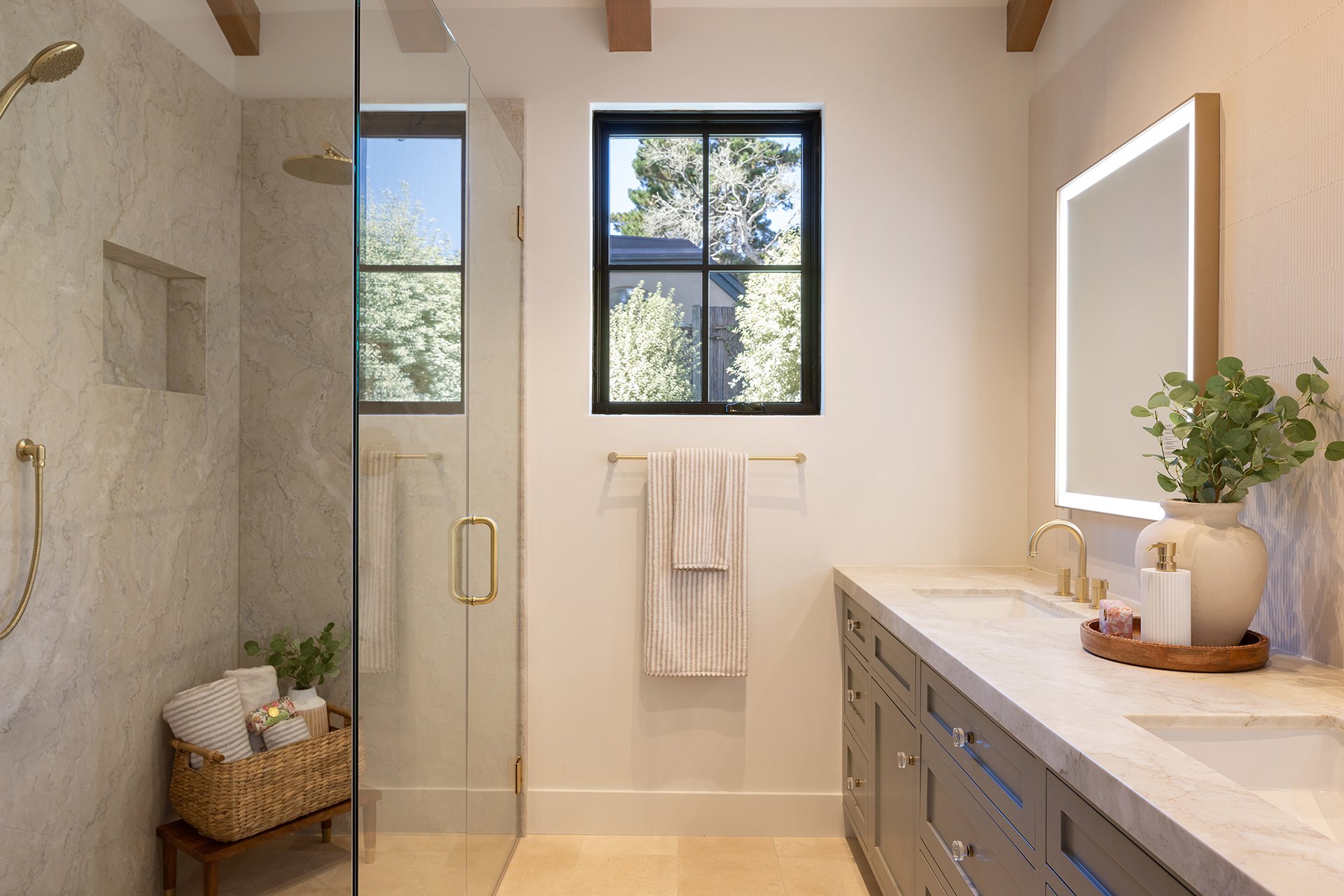 Modern Carmel Haven - Mission 5NW of Santa Lucia