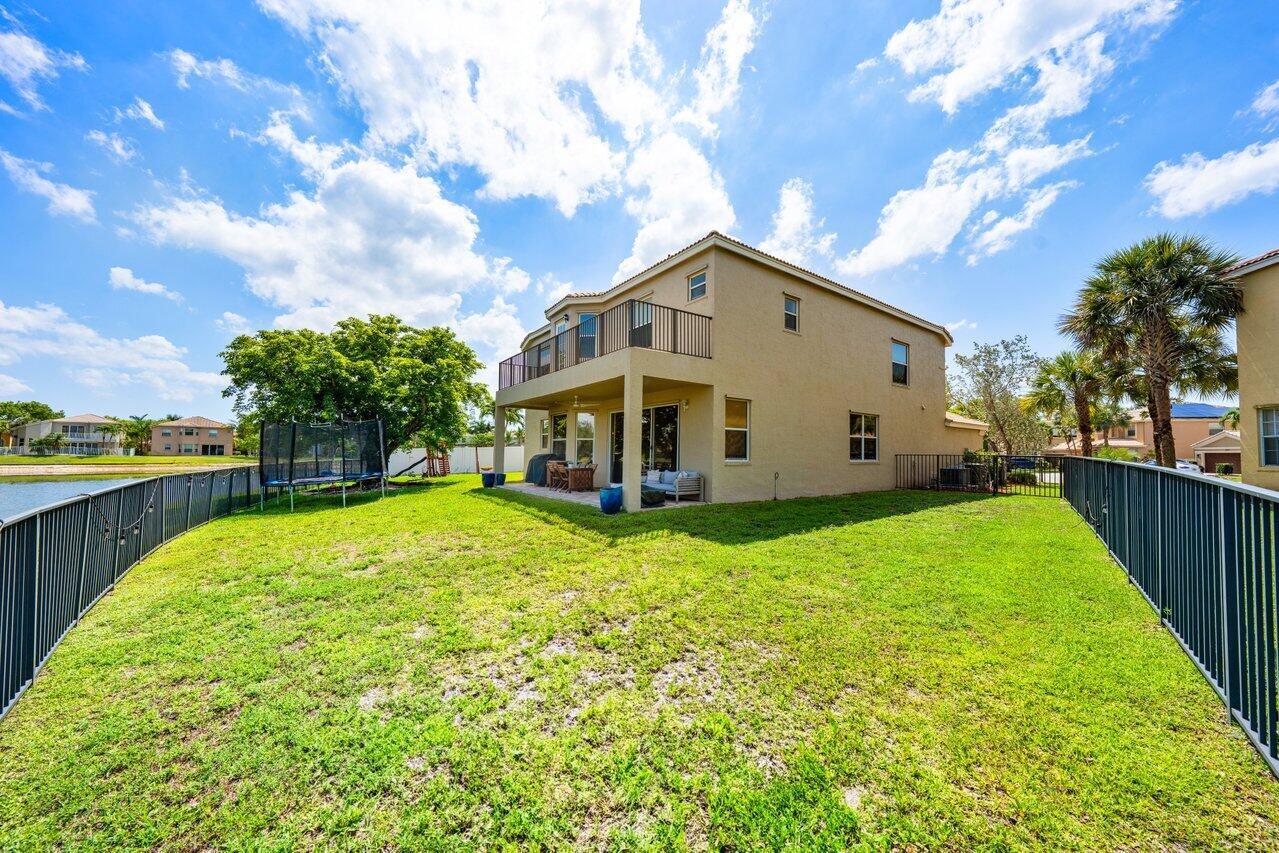 west-palm-beach-home-sold-backyard