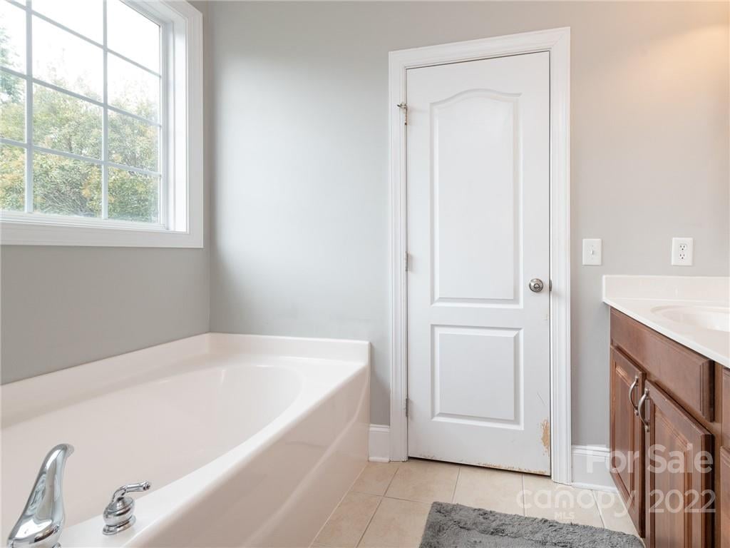 2704 Occaneechi Ct