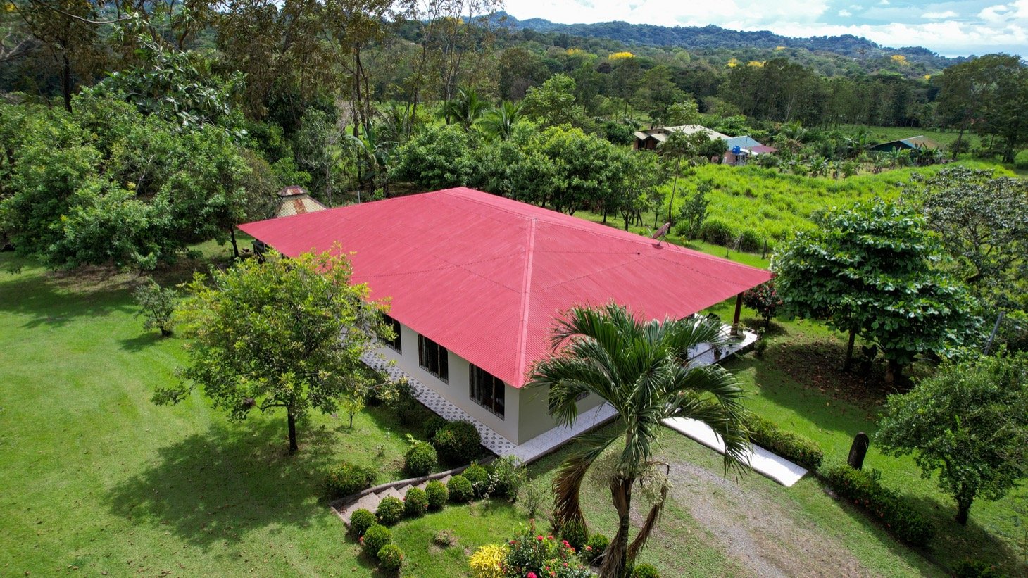 House for Sale in Ojochal, Costa Rica – Traditional Charm on 2.75 Acres