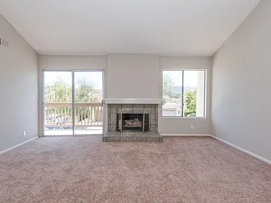 639 N Hollyburne Ln
