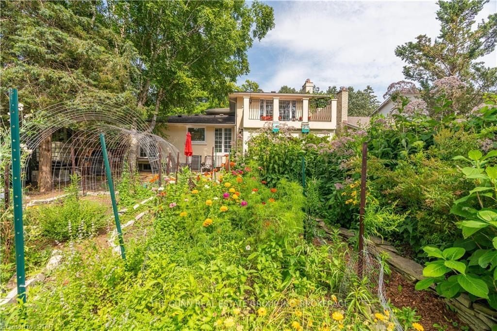 711 Griffith St