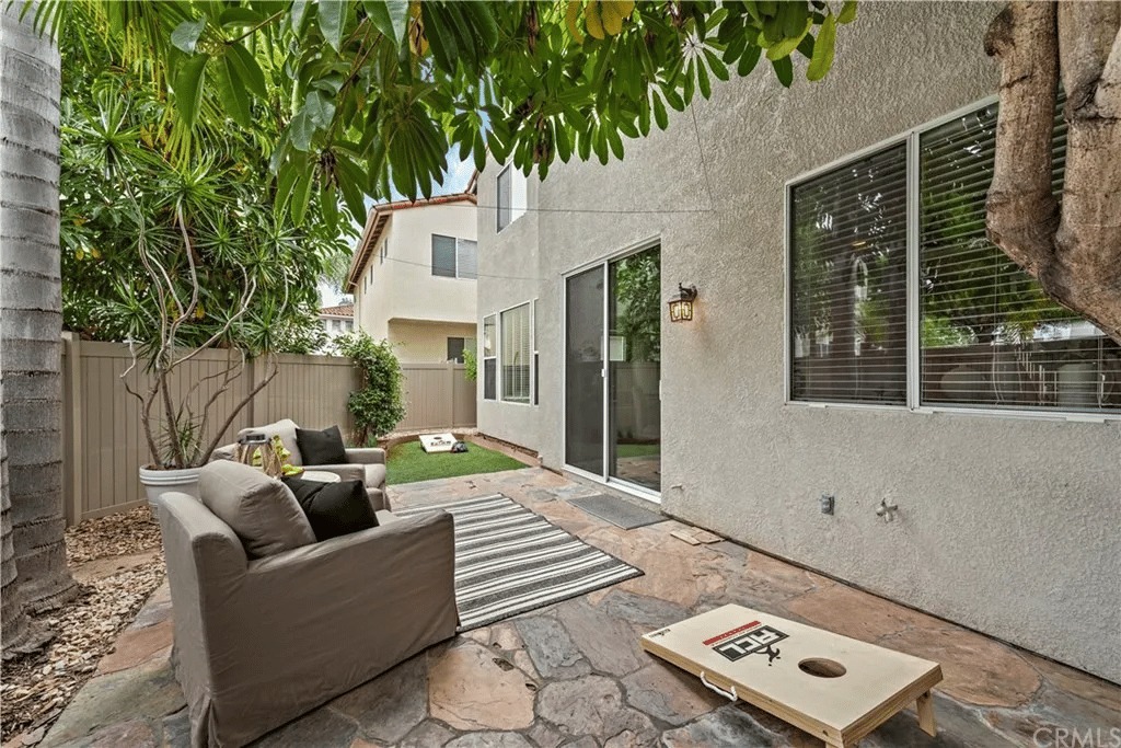123 Colony Way