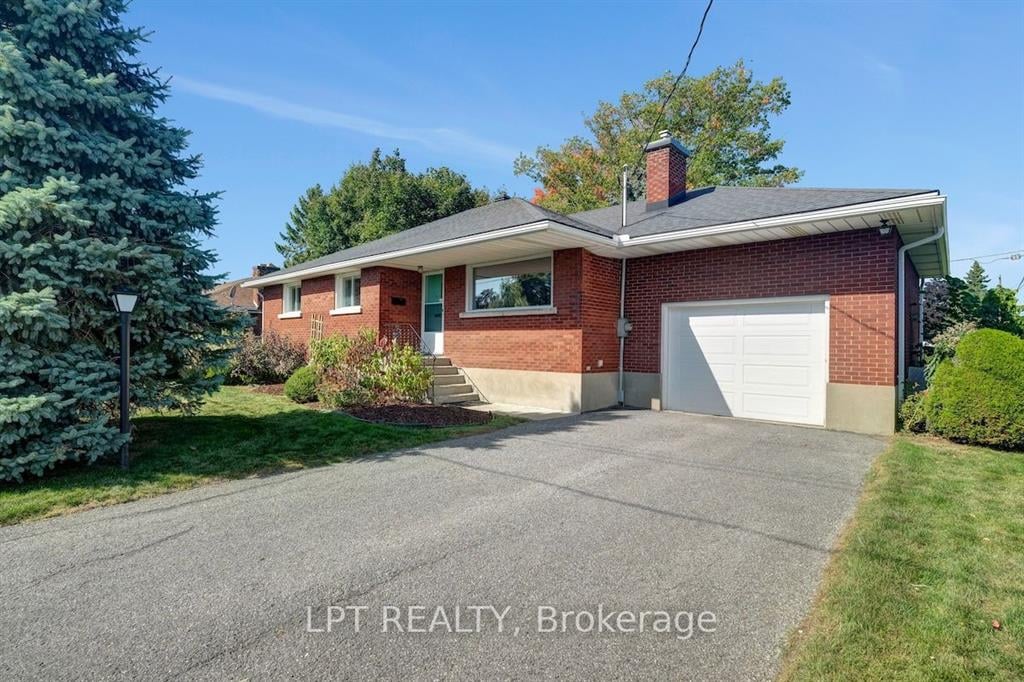 151 Oakridge Blvd