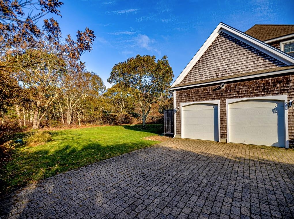 20 Swan Ln