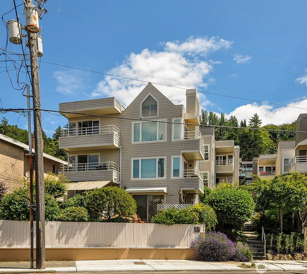 3824 Beach Drive SW #203