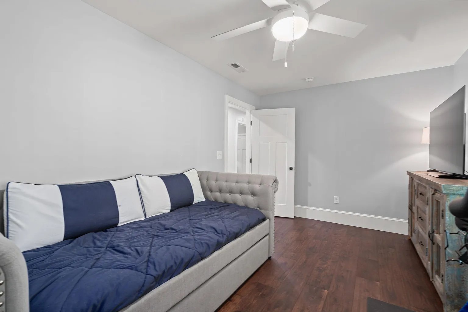 28 Singh Dr