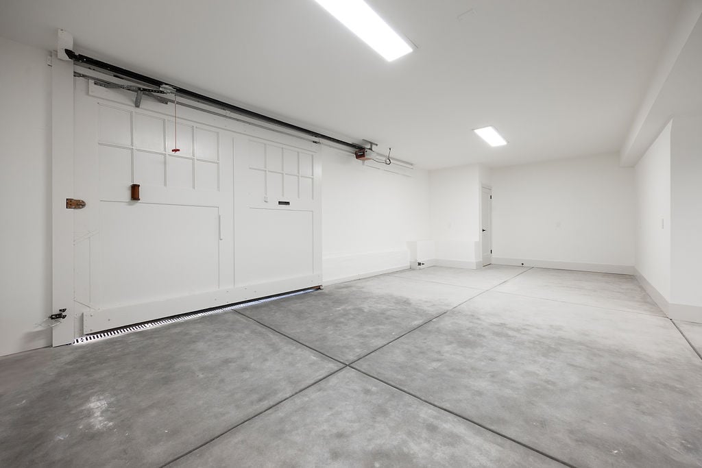785 3rd Avenue · Garage 1