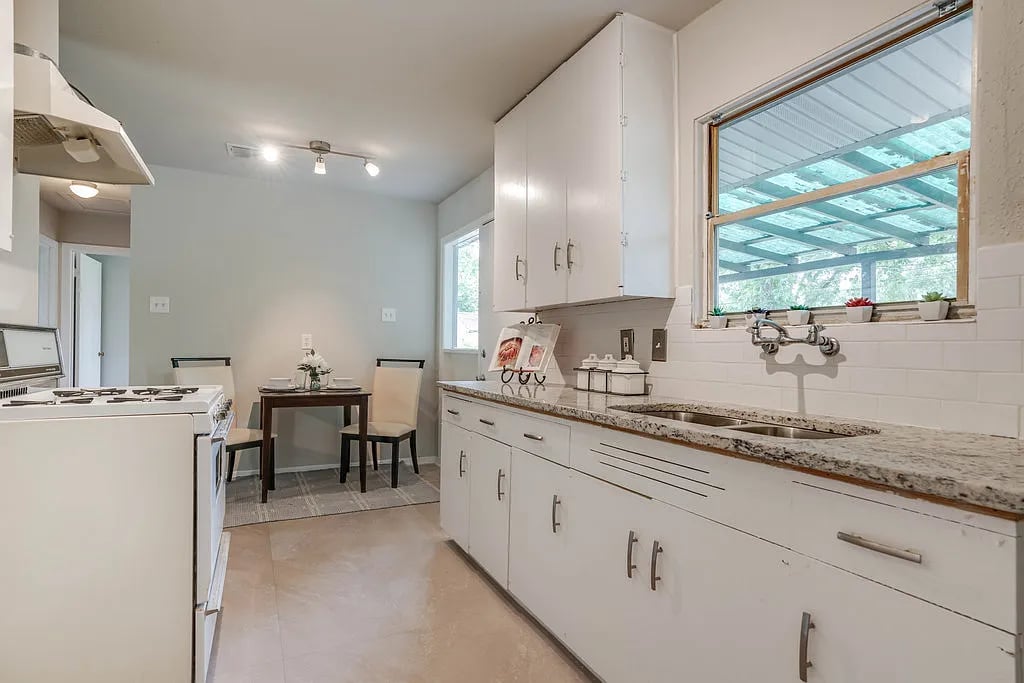 126 Birchwood Dr