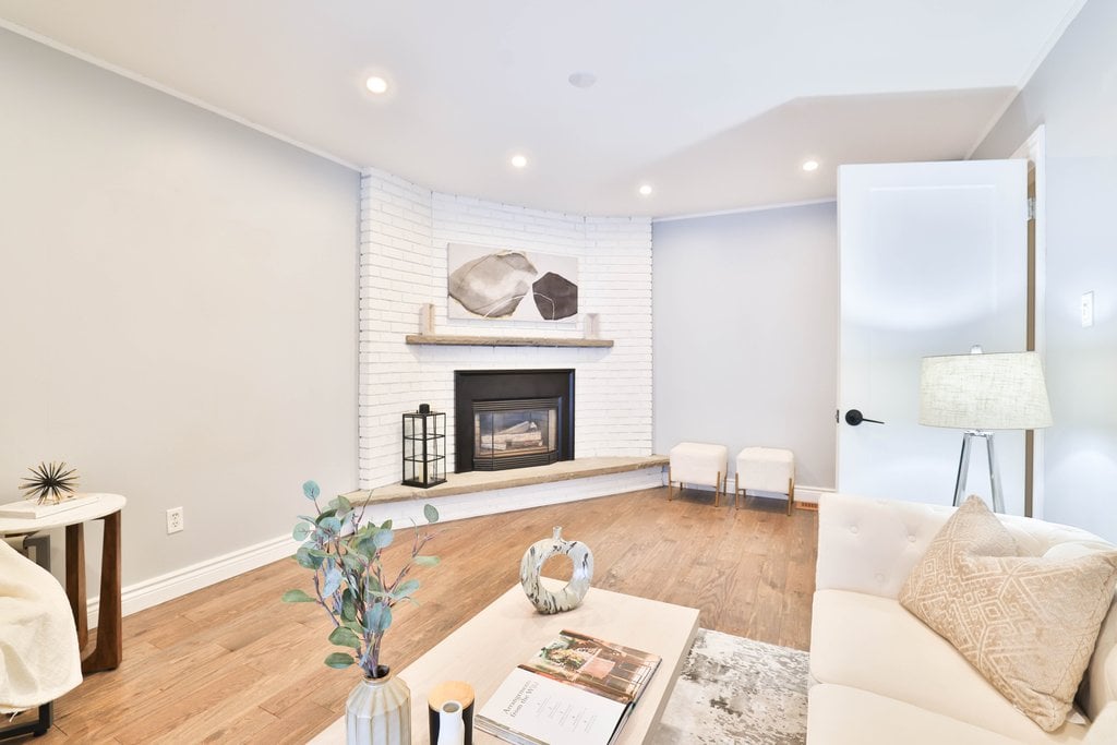 2673 Kingsberry Cres