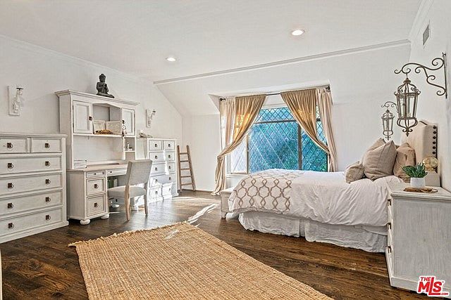 Ridge Opulent