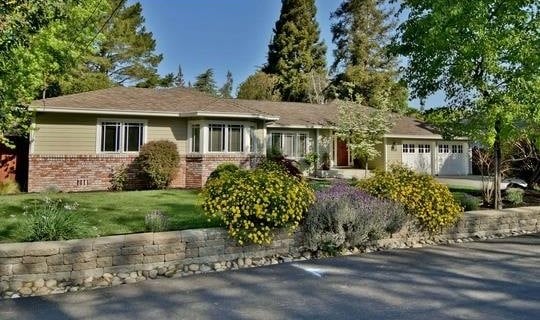 2114 Whyte Park Ave