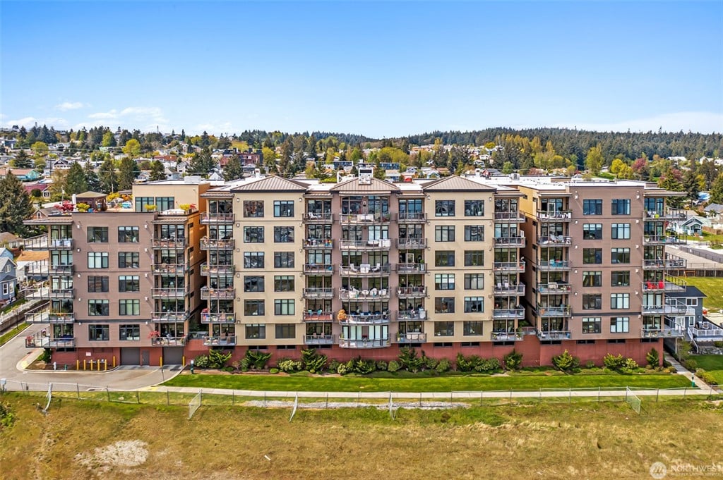 5204 N Bennett St #406