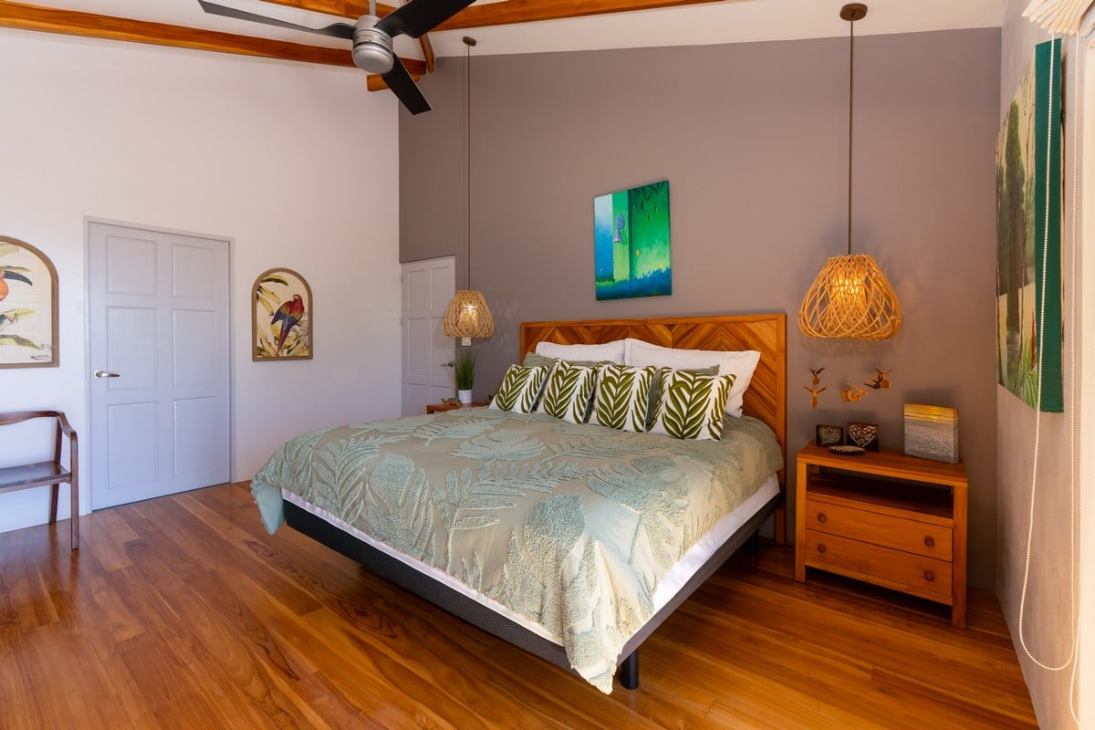  3 Bedroom Stunning Luxury Home Featuring Sweeping Valley & Ocean Views, 5.67 ACRES 