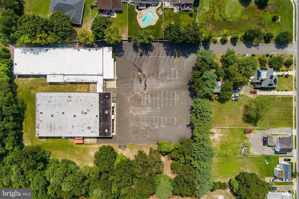 360 Fairview Ave