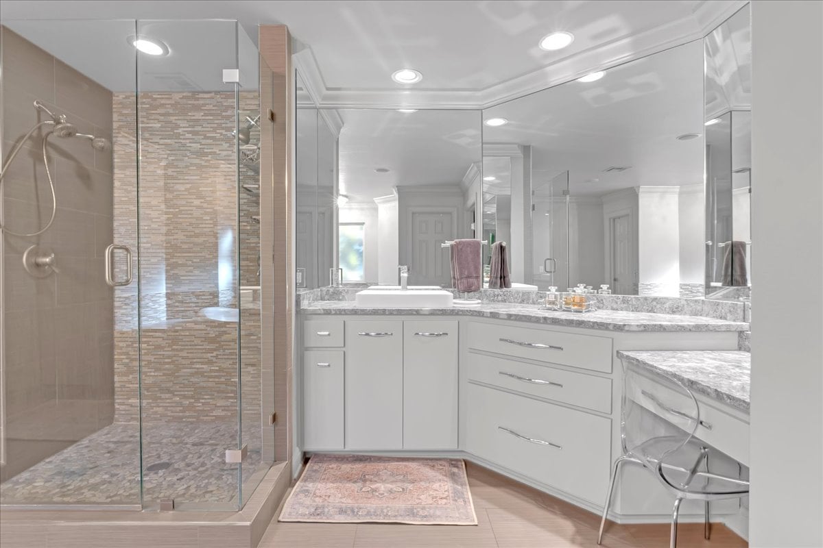 Luxury Living in Bixby, Oklahoma: A Premier Estate in Devonshire at Graystone Represented by Philip Shain of The Agency Tulsa - Wyatt Poindexter - The Agency