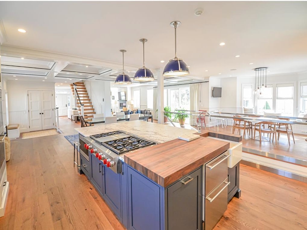 2 Pierce Ln