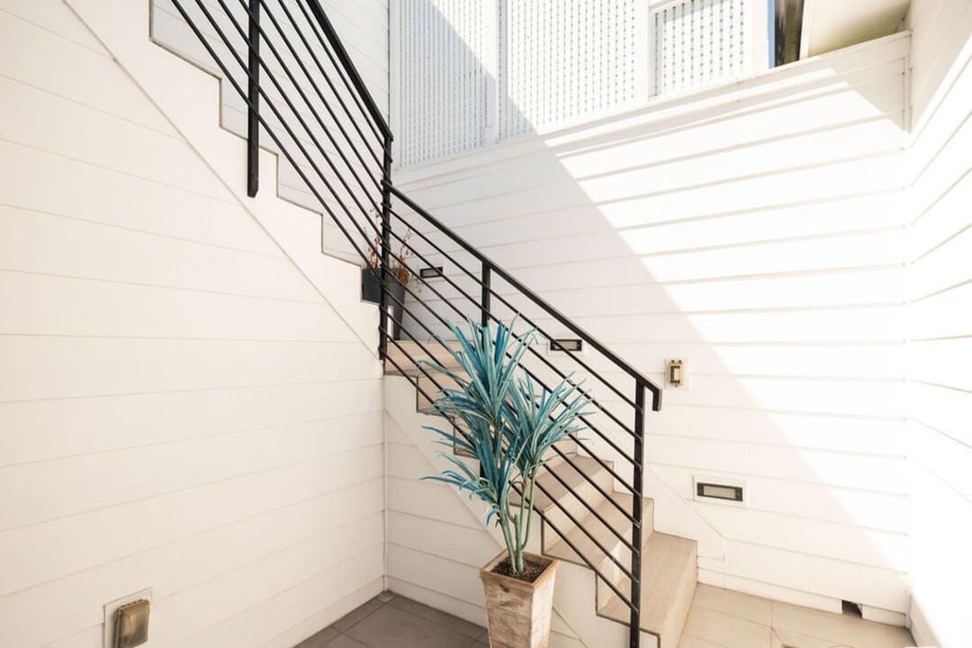 Highcliff Vista, N Stanley Ave, 90036