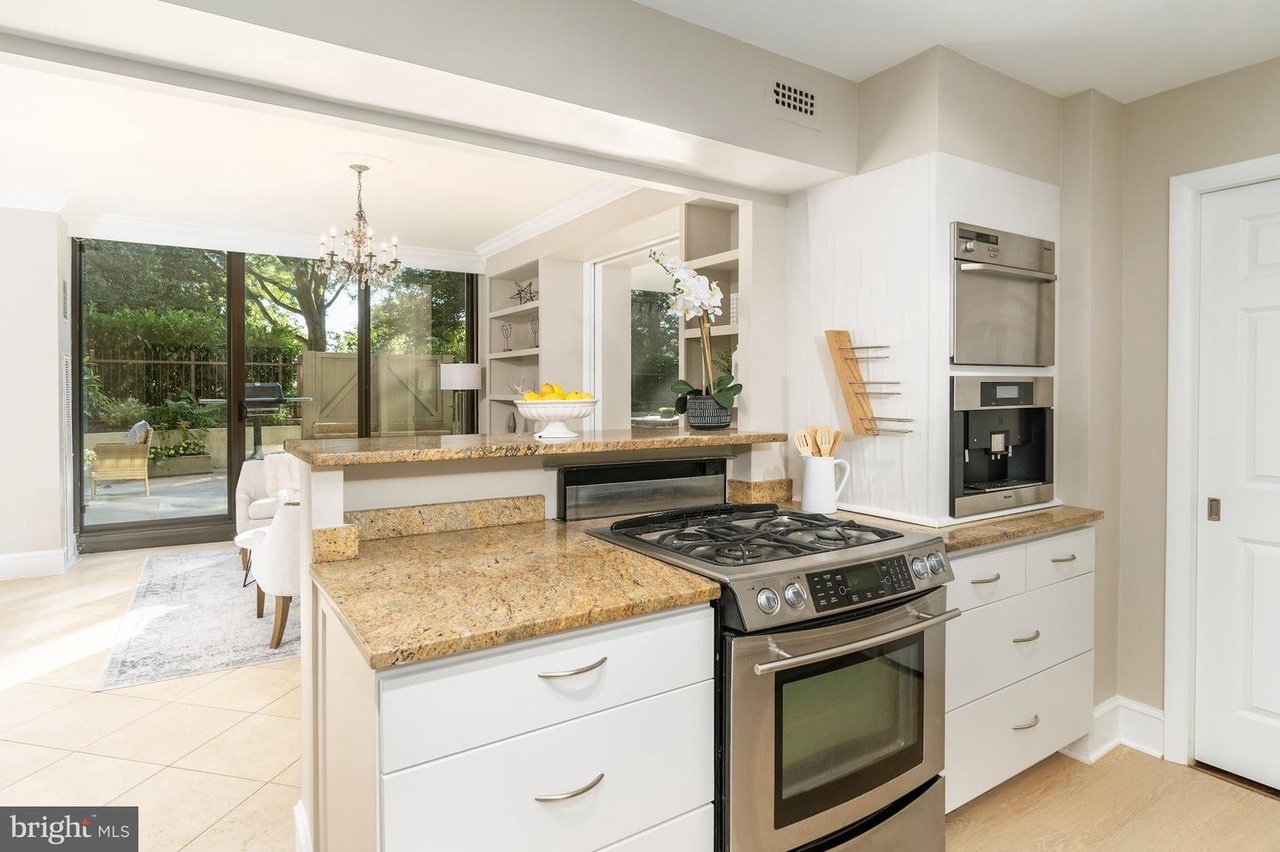 2700 Virginia Ave NW Unit 101/102