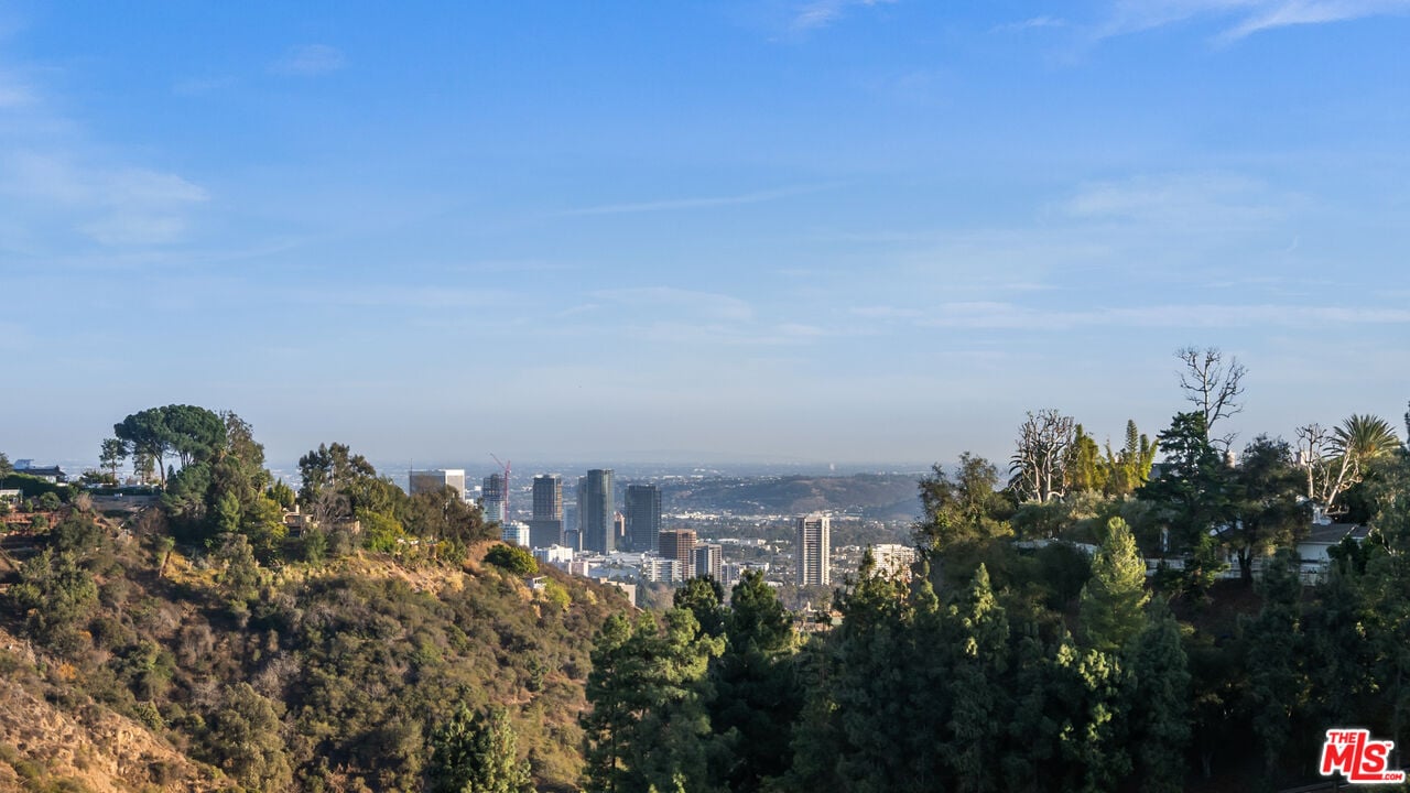 Aurelian Crest, Linda Flora Dr, 90049