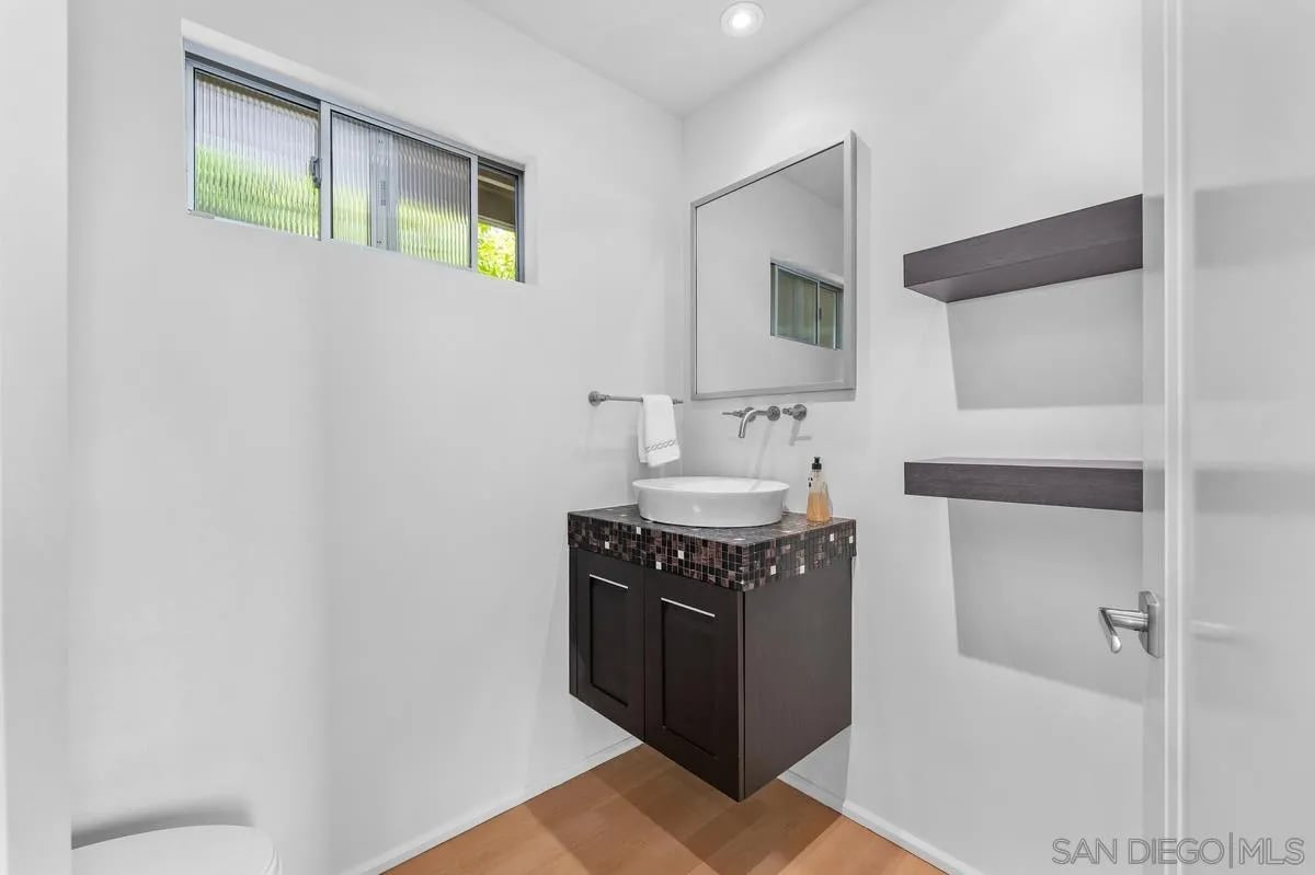2885 Fallbrook Ln