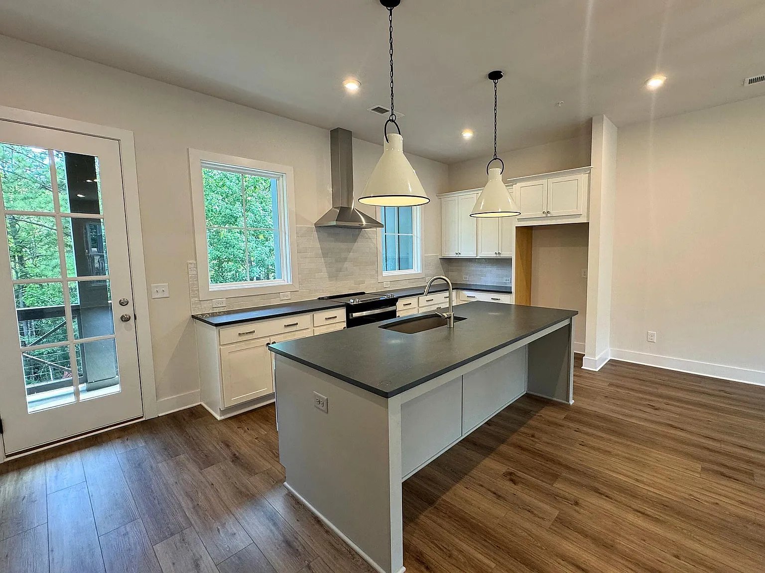 635 Firefly Cir