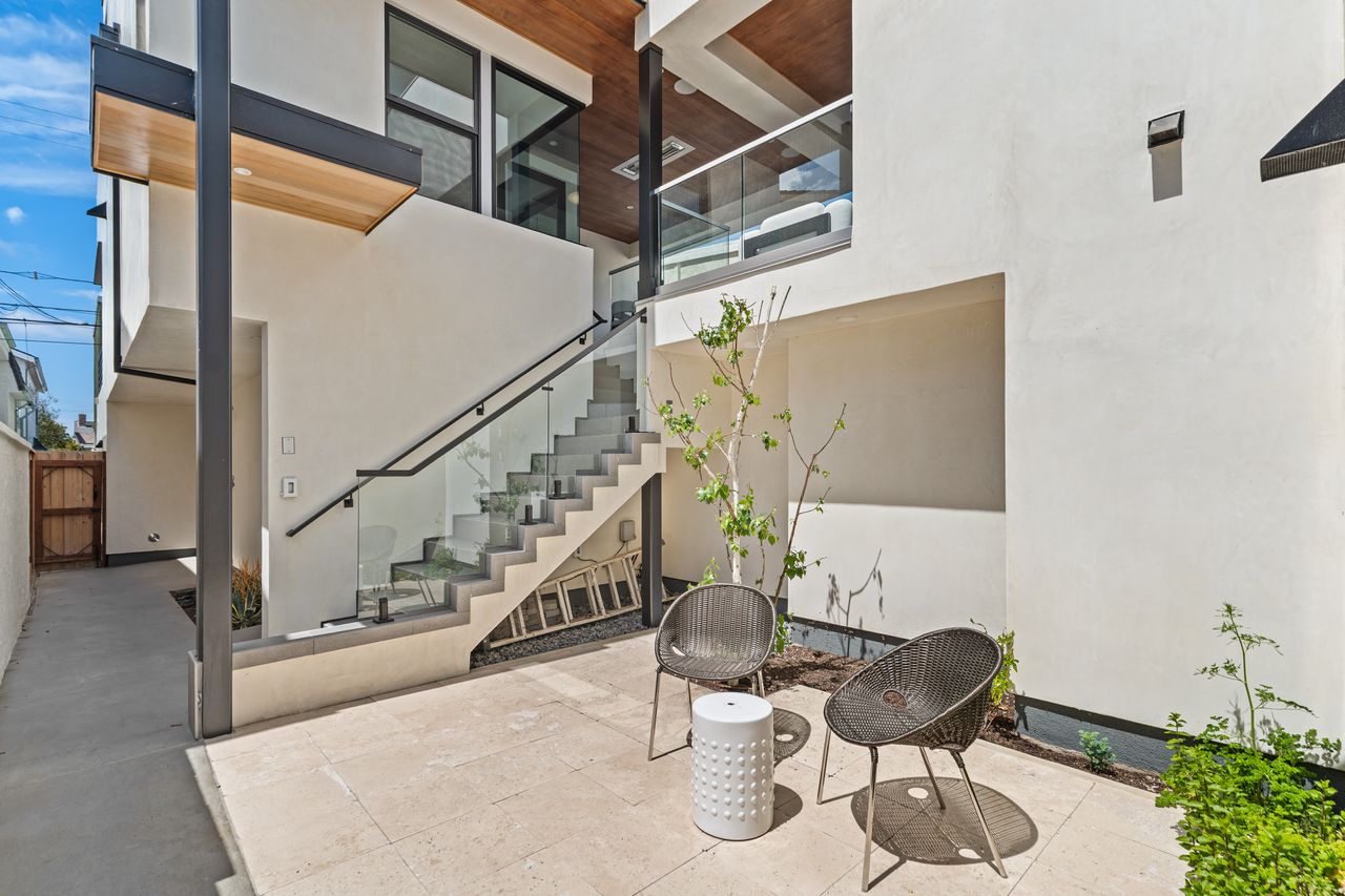507 .5 Marguerite Avenue