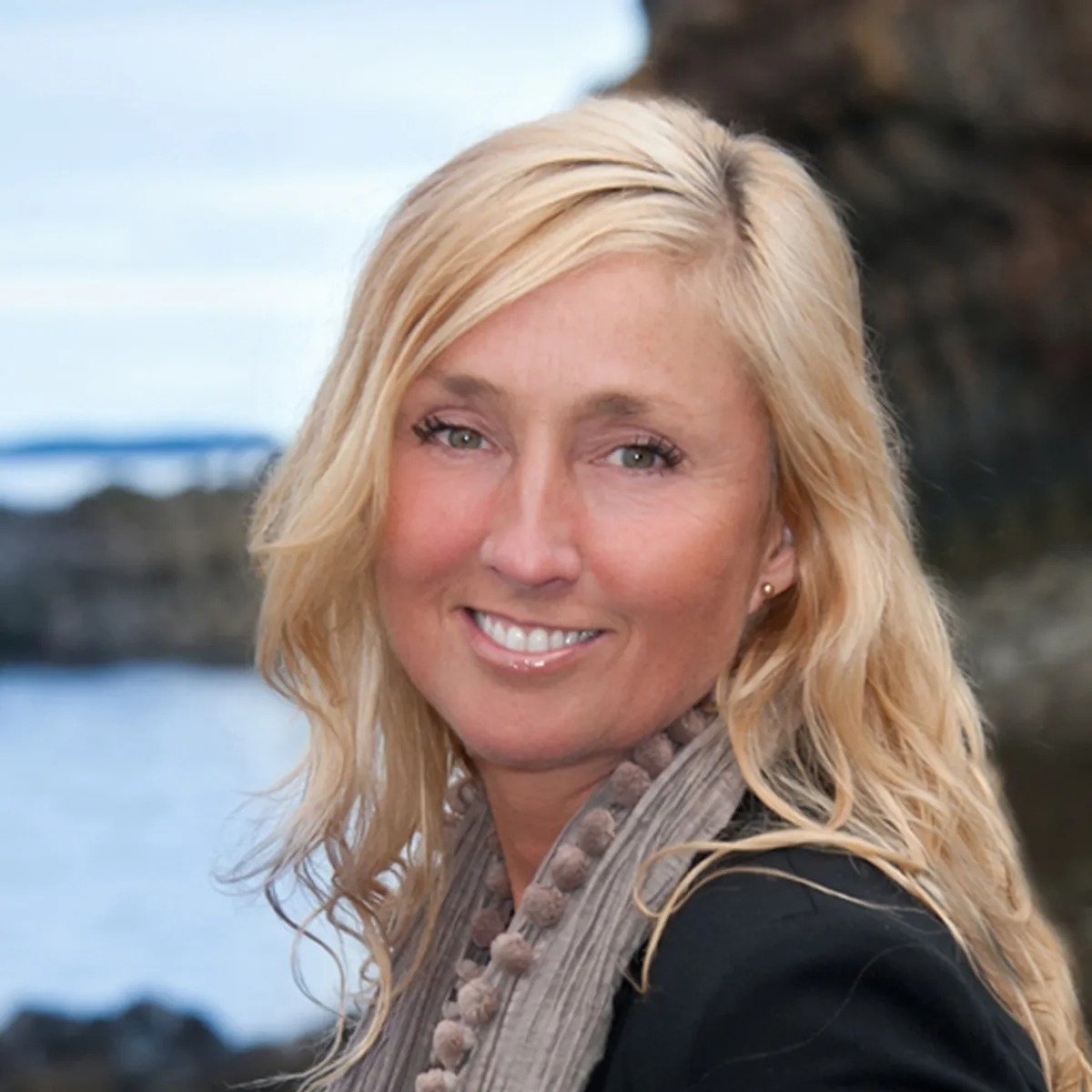 Marjanne Barbour Camden, ME Real Estate Agent Headshot
