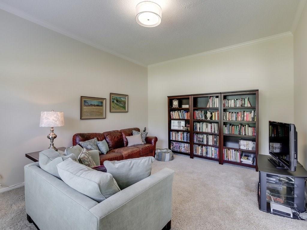 1100 Quaker Ridge Dr