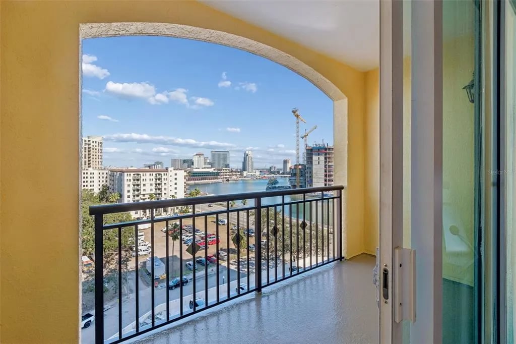 345 Bayshore Blvd, Apt 906