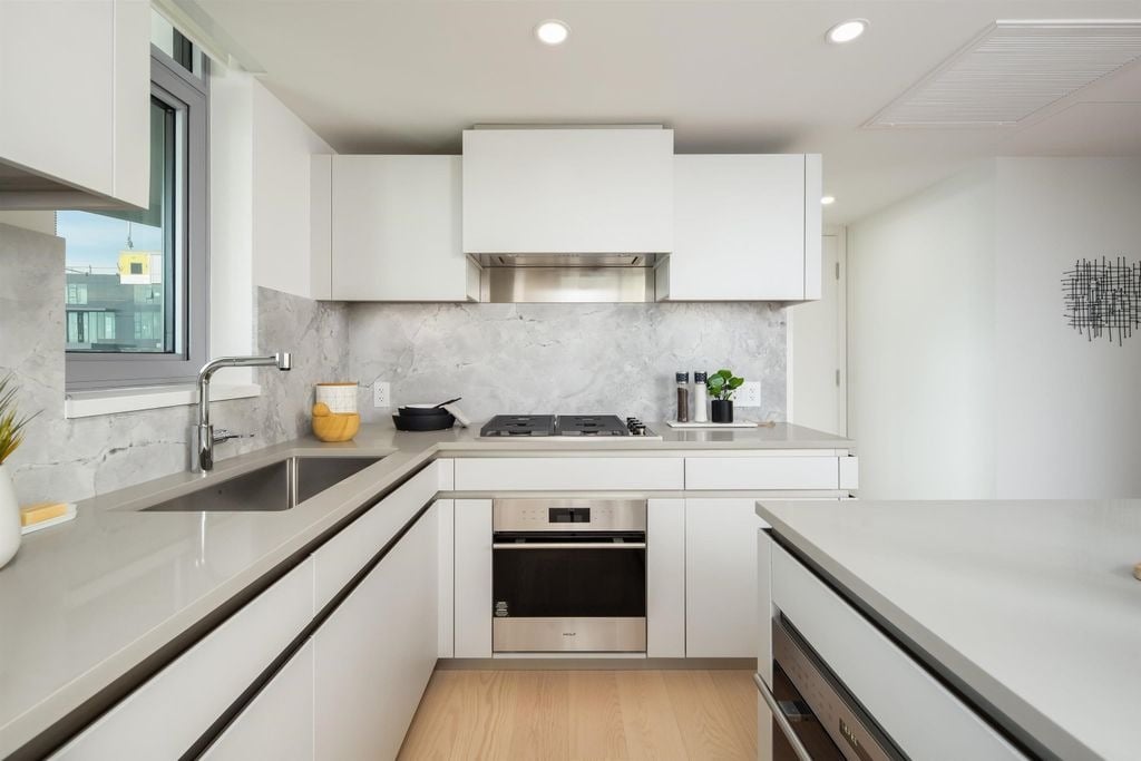 889 Pacific St, #3604