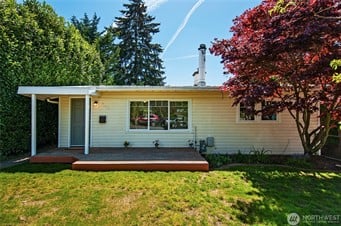 609 Camas Avenue NE