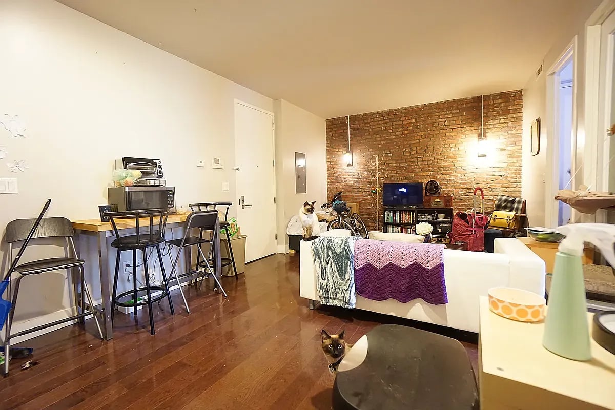 204 Starr St 2F