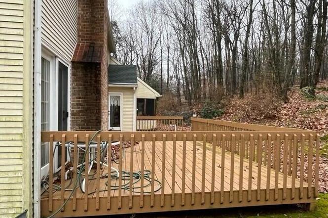 86 Oakwood Dr