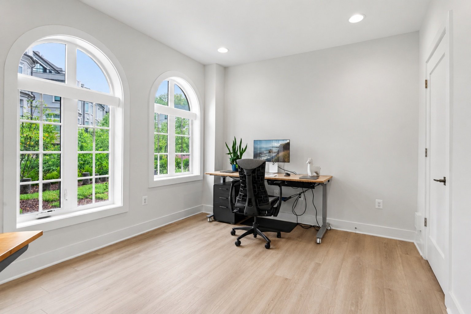 8189 River Rd, Bethesda MD 20817