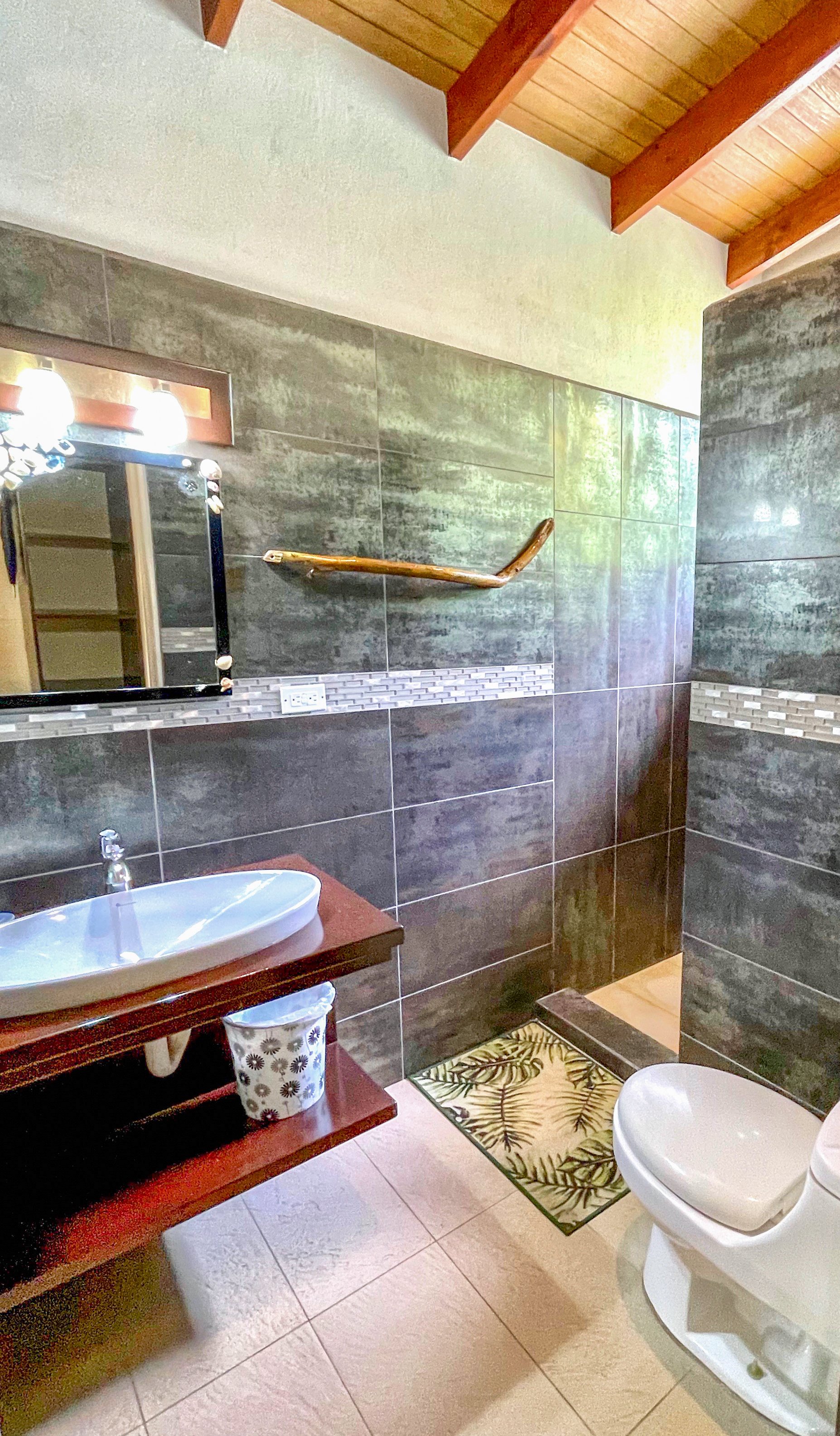 2.24 ACRES – 7 Bedrooms Ocean View Boutique Hotel With Two Pools, 5 Minutes to Uvita, Multiple Rental Options!!